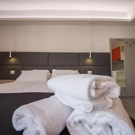 Cristine Aparthotel Riva del Garda