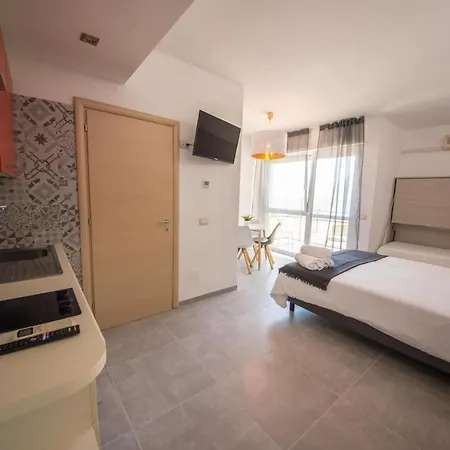 Cristine Aparthotel 2*